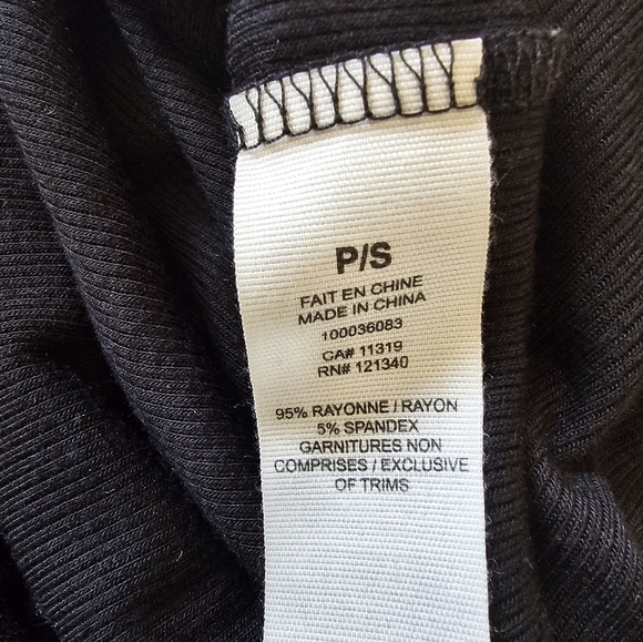 Black Stretchy Crop Top - Picture 4 of 5